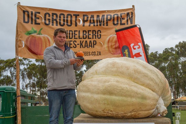 The 2018 Giant Pumpkin Champion, Piet Lotz.